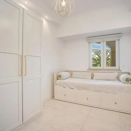 Casa Dourada * אלבור